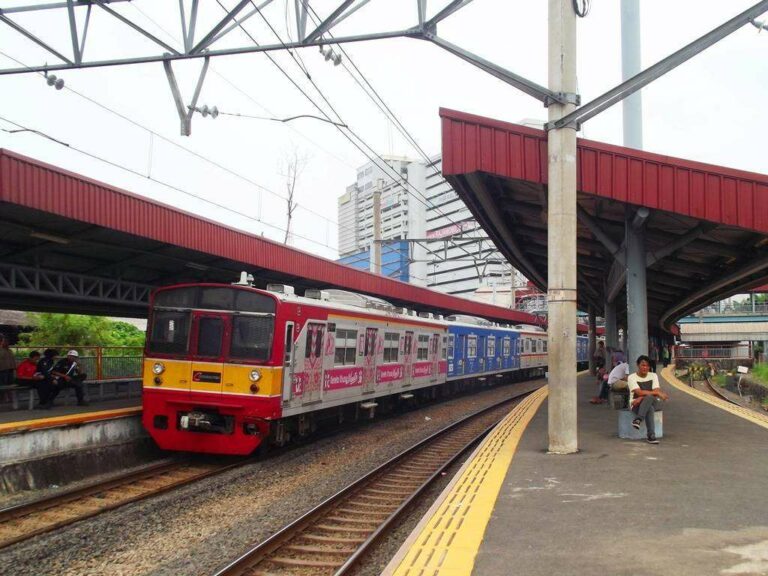 JR 205