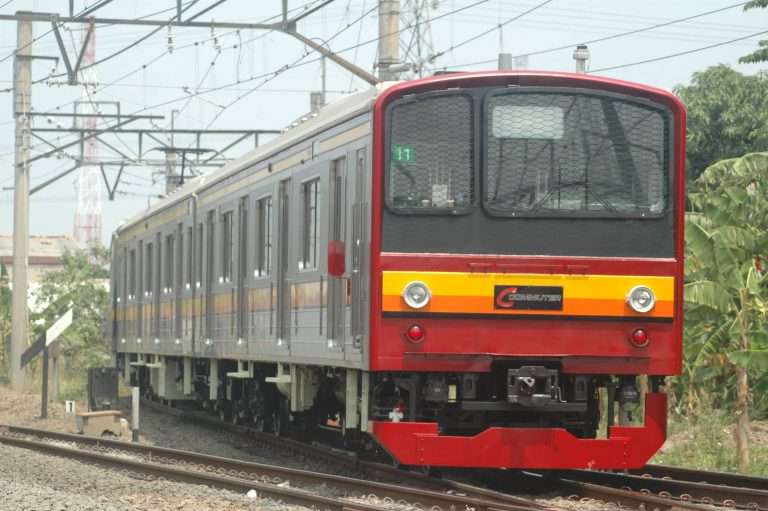 KRL seri 205. rangkaian 205-132F (NaHa H11)