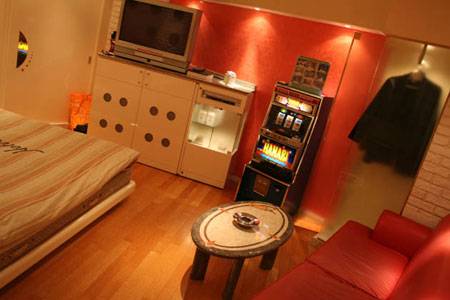 Interior salah satu love hotel (Guardian)