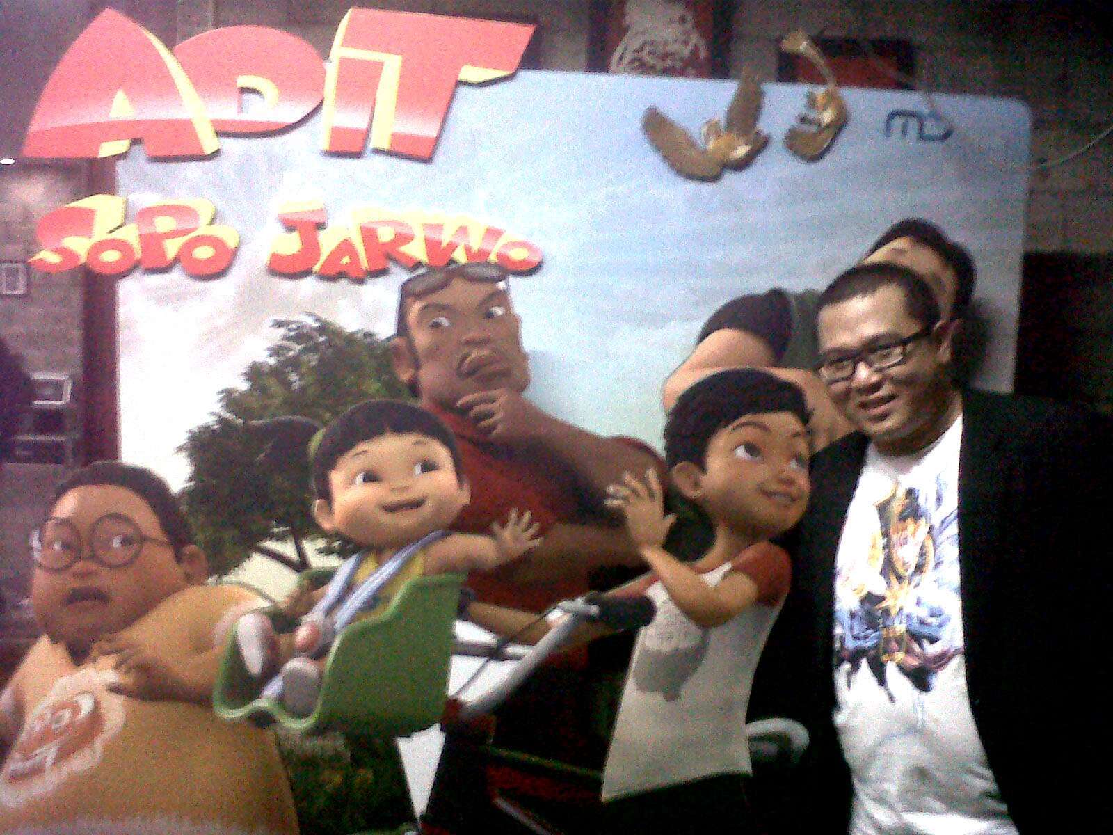 Eksis Di Hitam Putih Adit Sopo Jarwo Promosikan Garudayana