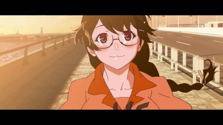 Tsubasa Hanekawa yang disuarakan oleh Yui Horie