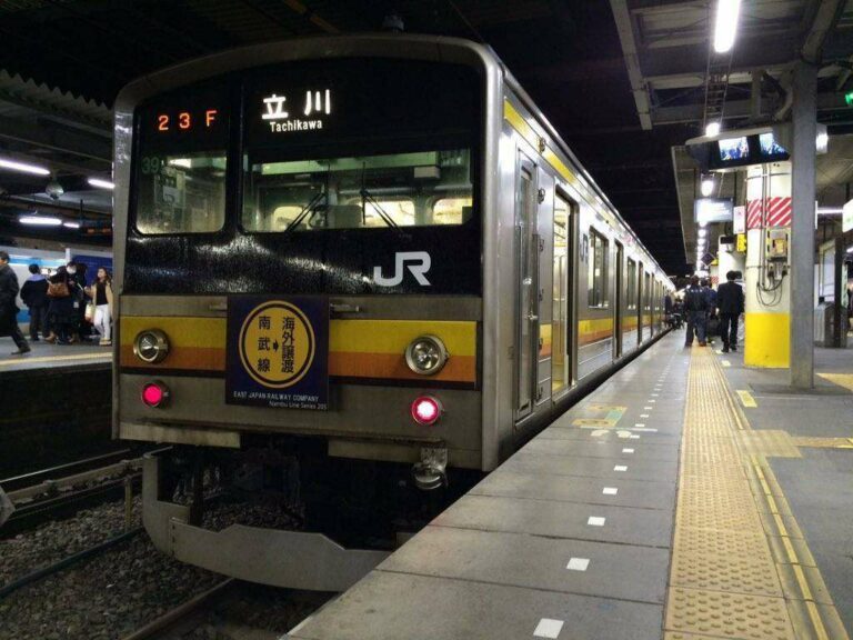 KRL Seri 205 Jalur Nambu, 205-23 NaHa H39 | Foto Oleh: Satou Hiroki