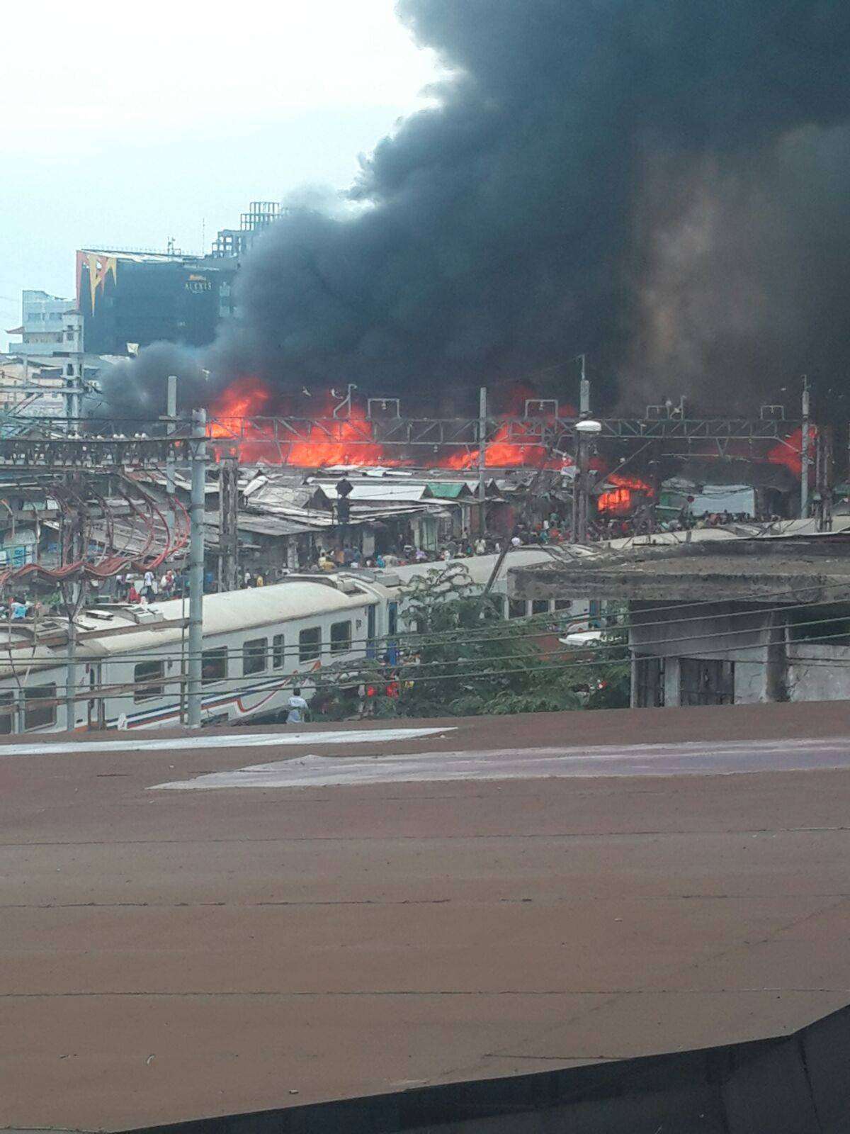 Foto kebakaran hebat yang melanda Kampung Bandan.