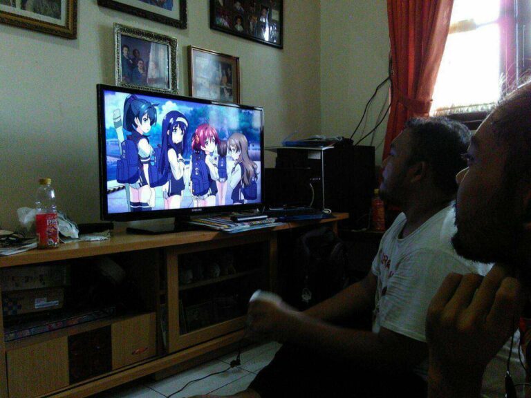 Menonton episode 6 Vividred pada tahun baru. 