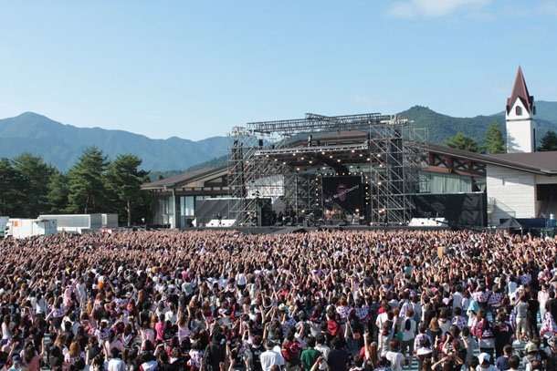 acid-black-cherry-fuji-q-concert-01