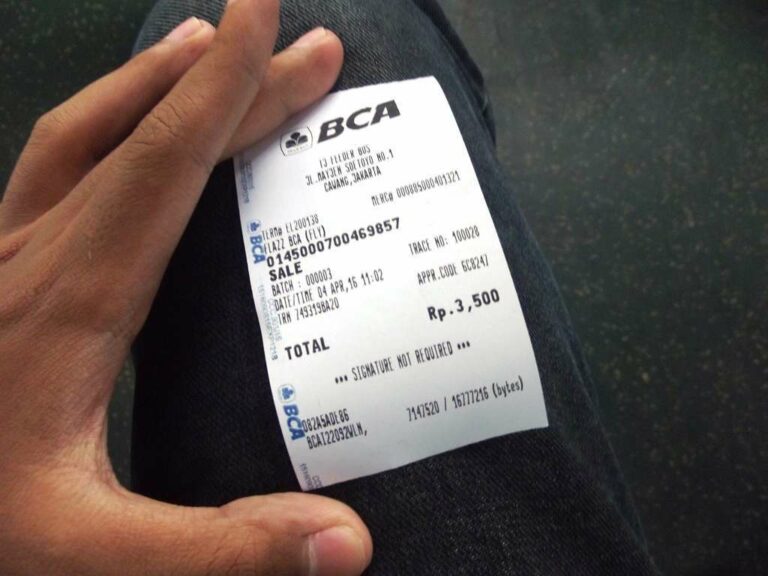 Bukti pembayaran perjalanan berupa struk