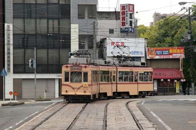 Tram milik Hiroshima Railway Company seri 3000 | Foto: Yopie