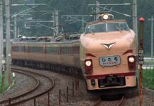 KRL seri 485 "Hitachi" milik JR East | Sumber: Wikipedia.