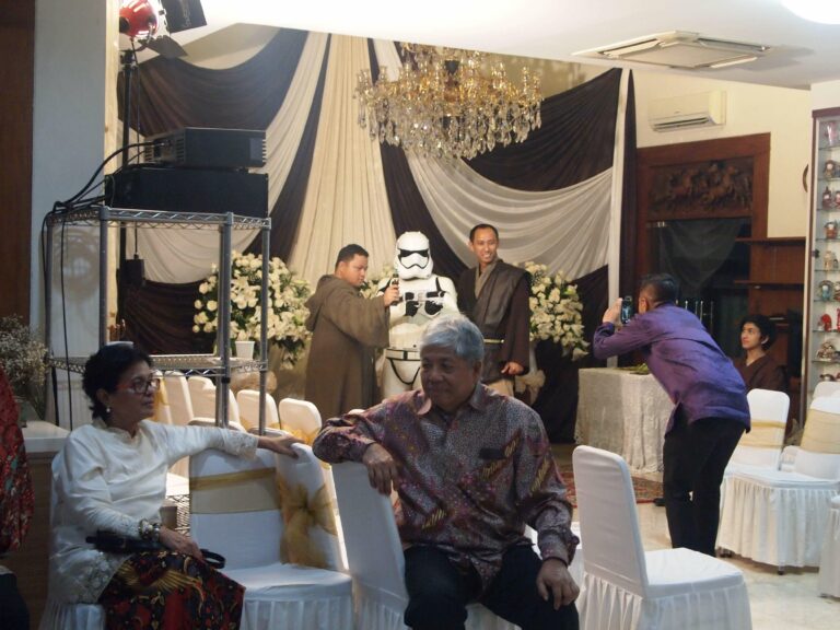 Storm Troopers hadir di pelaminan.