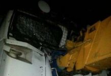 Crane LAA Seruduk KA Angkutan Semen, Perjalanan KRL Terganggu