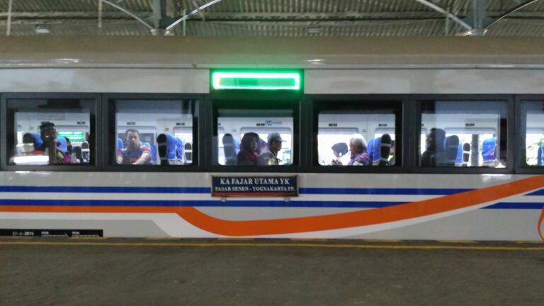 Eksperimen Gagal? KAI Kembalikan Kereta Bisnis di Tiga KA 