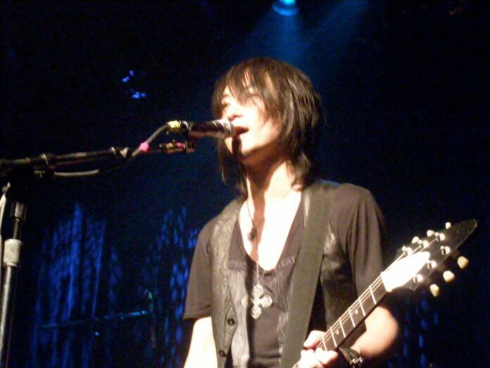 Michiyuki Kawashima Sang Vokalis Boom-Boom Satellites
