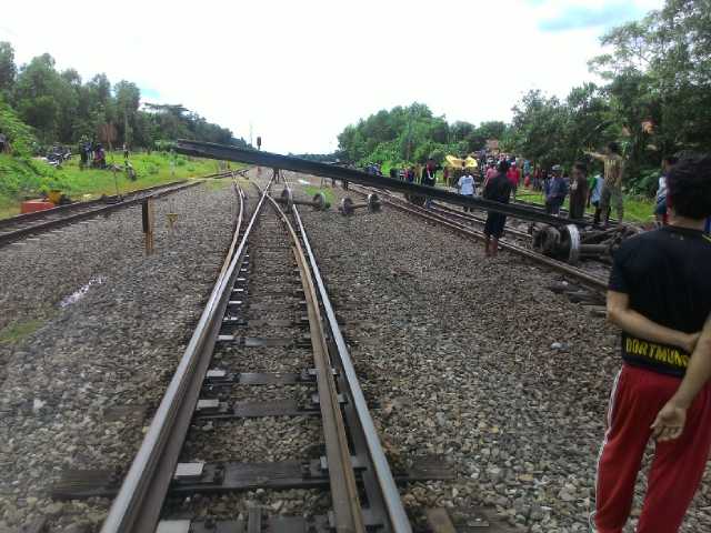 anjlokan KA 2515B