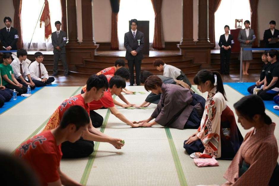 Bertanding di babak penyisihan perdana. (Toei)