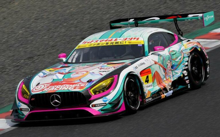 GOODSMILE HATSUNE MIKU AMG #4 (sumber: supergt.net)