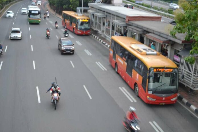 Transjakarta Operasikan Rute Pulogebang - Stasiun Bekasi