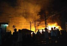 Pemukiman Dekat Stasiun Jakarta Kota Terbakar