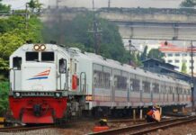 KLB Ujicoba K3 "Premium" Rangkaian ketiga berangkat Stasiun Lempuyangan (Facebook/Ragil Setiawan)
