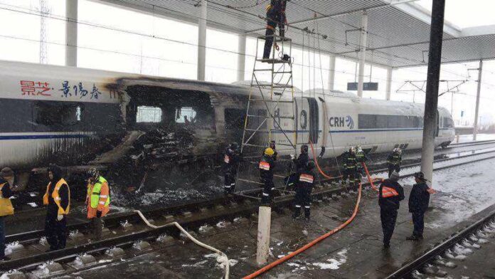 Kereta Cepat Tiongkok Terbakar