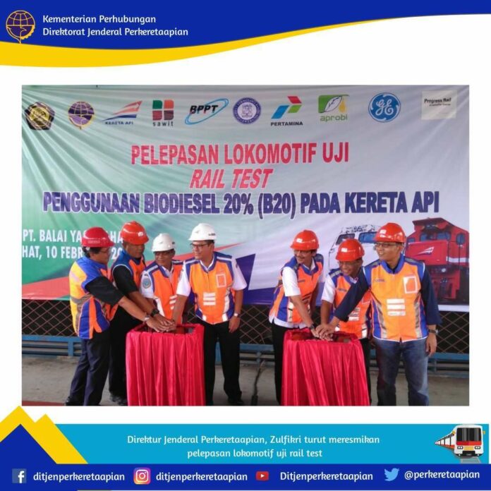 Lokomotif Berbahan Bakar Biodiesel