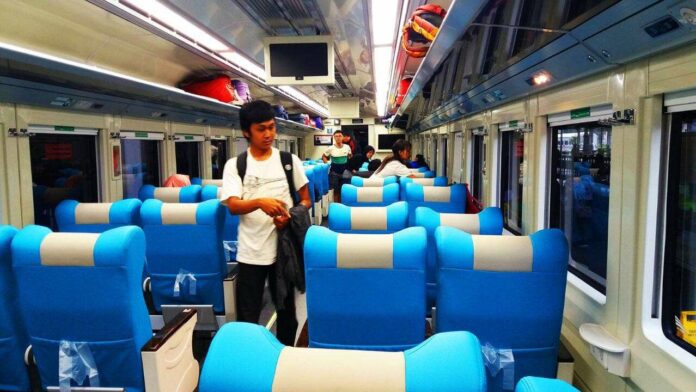 Kereta Eksekutif 2018 Terbaru Yuk Intip Fasilitas Pada Kereta Eksekutif Stainless Steel Terbaru KAI