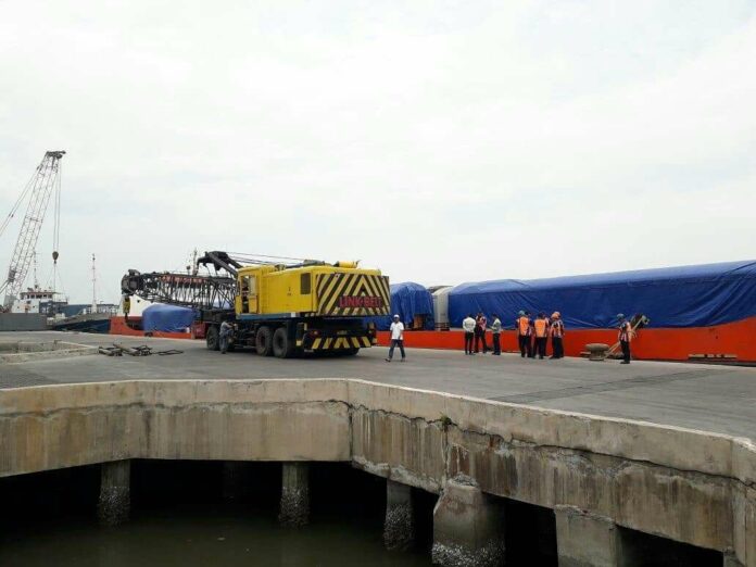 premium di belawan kereta kelas ekonomi premium tiba di Medan