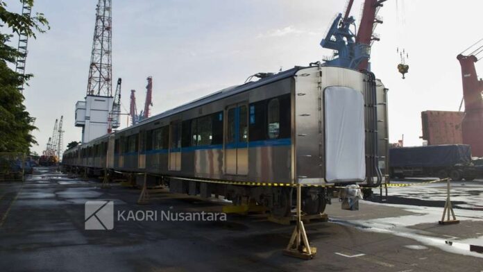 8 Unit kereta MRT