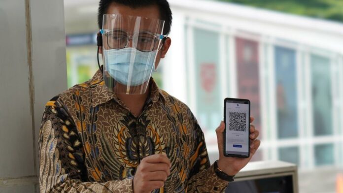 Pembayaran tiket melalui QR Code