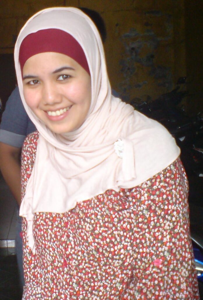 335618_274582972553078_7523242_o