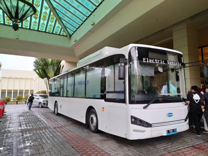 52592953077_45432687d6_k