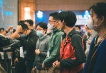 Resmi Hadir di Indonesia, Gamers Antusias Mengantre untuk Dapatkan ROG Ally