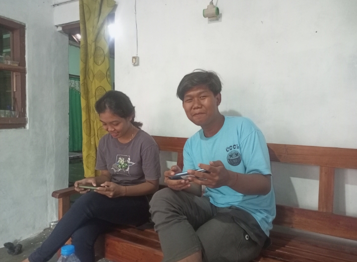 Pelanggan antri