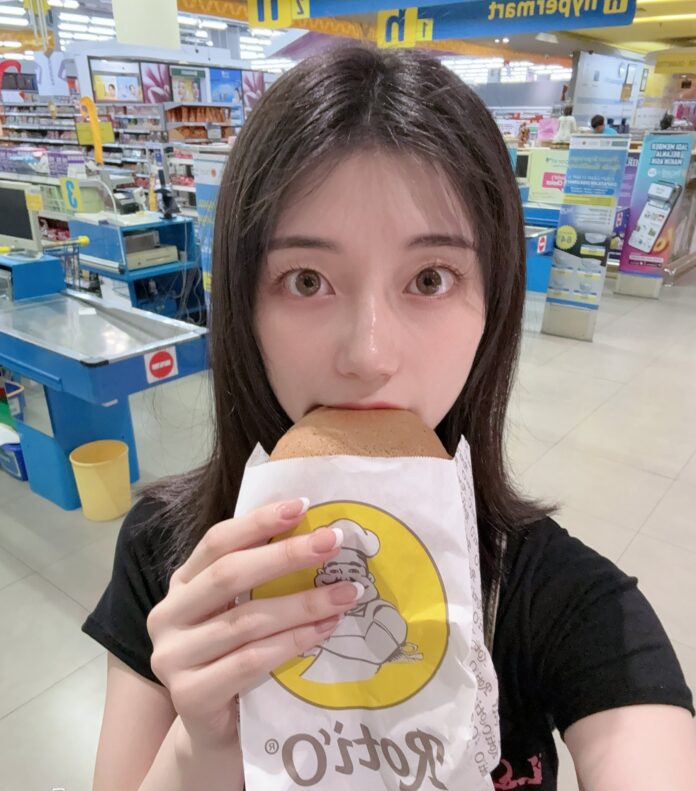 Kanna Seto Main ke Indonesia, Sempat Cicipi Roti'O KAORI Nusantara